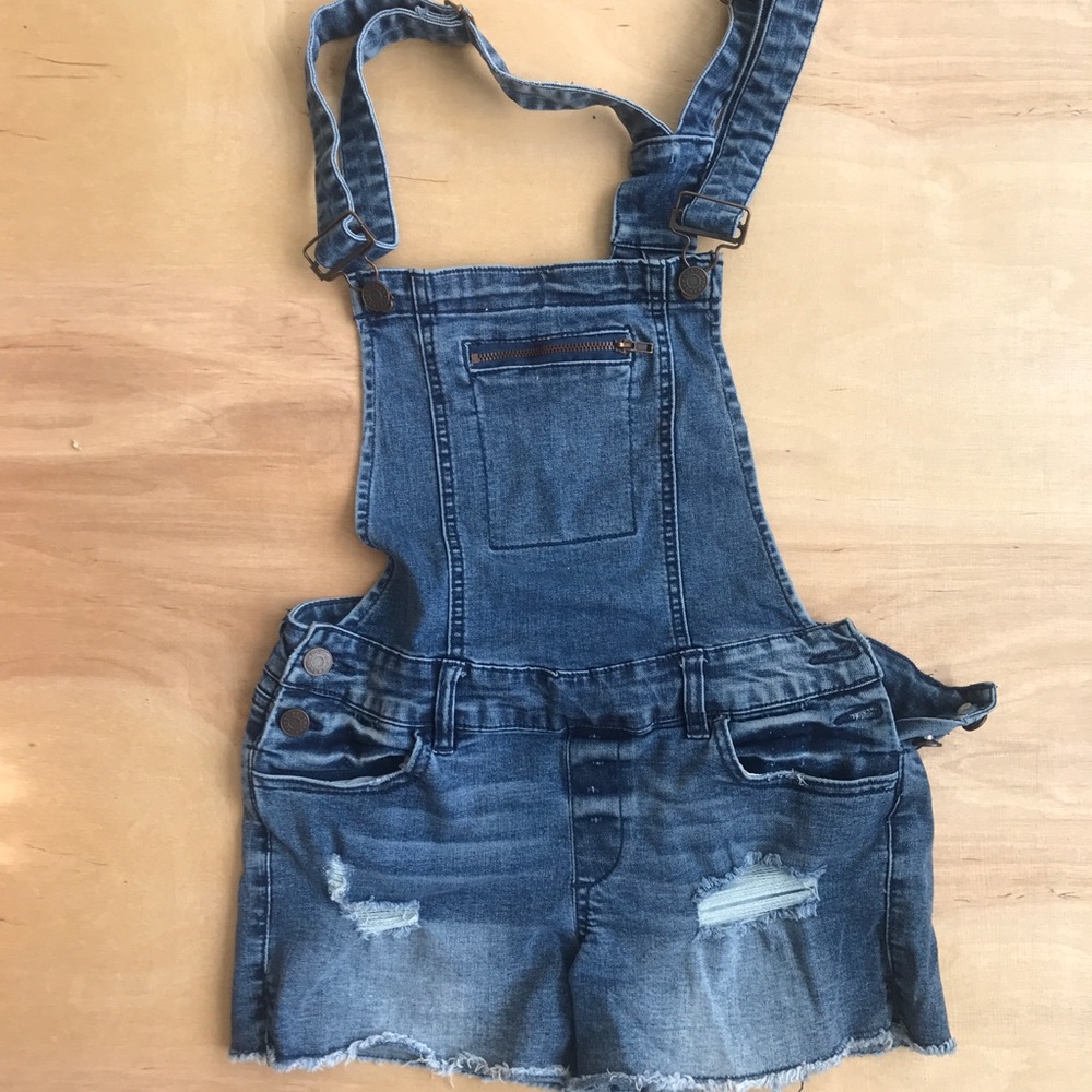 Short overalls